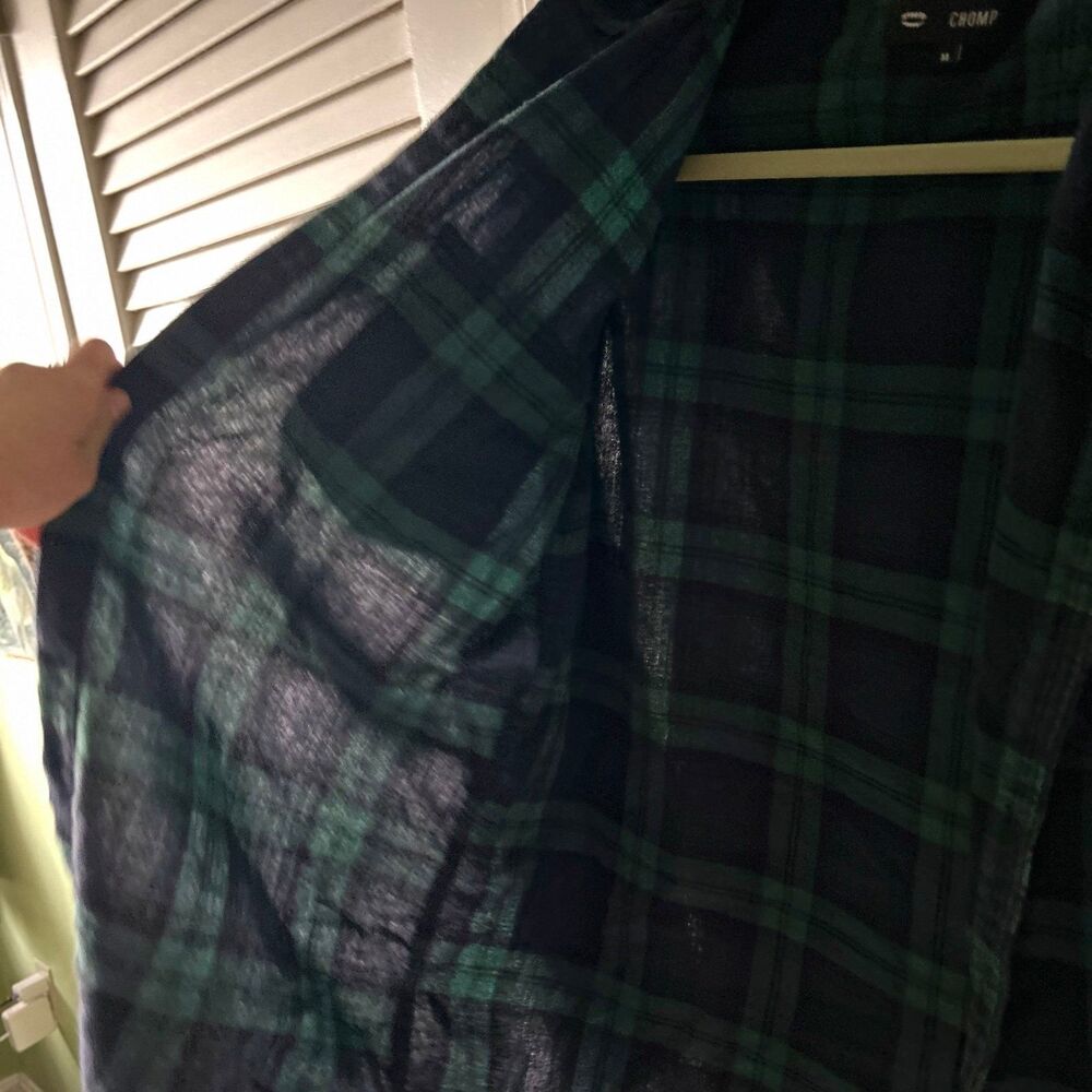 Men's Plaid Green + Navy Hooded Button Down Long Sleeve Flannel Shirt - Picture 5 of 6